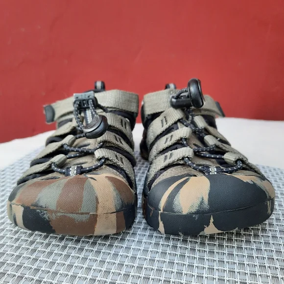 Keen Newport H2 Fisherman Camo Sport Sandals Water Shoe 1 Sneaker Hiking Travel - Picture 2 of 12